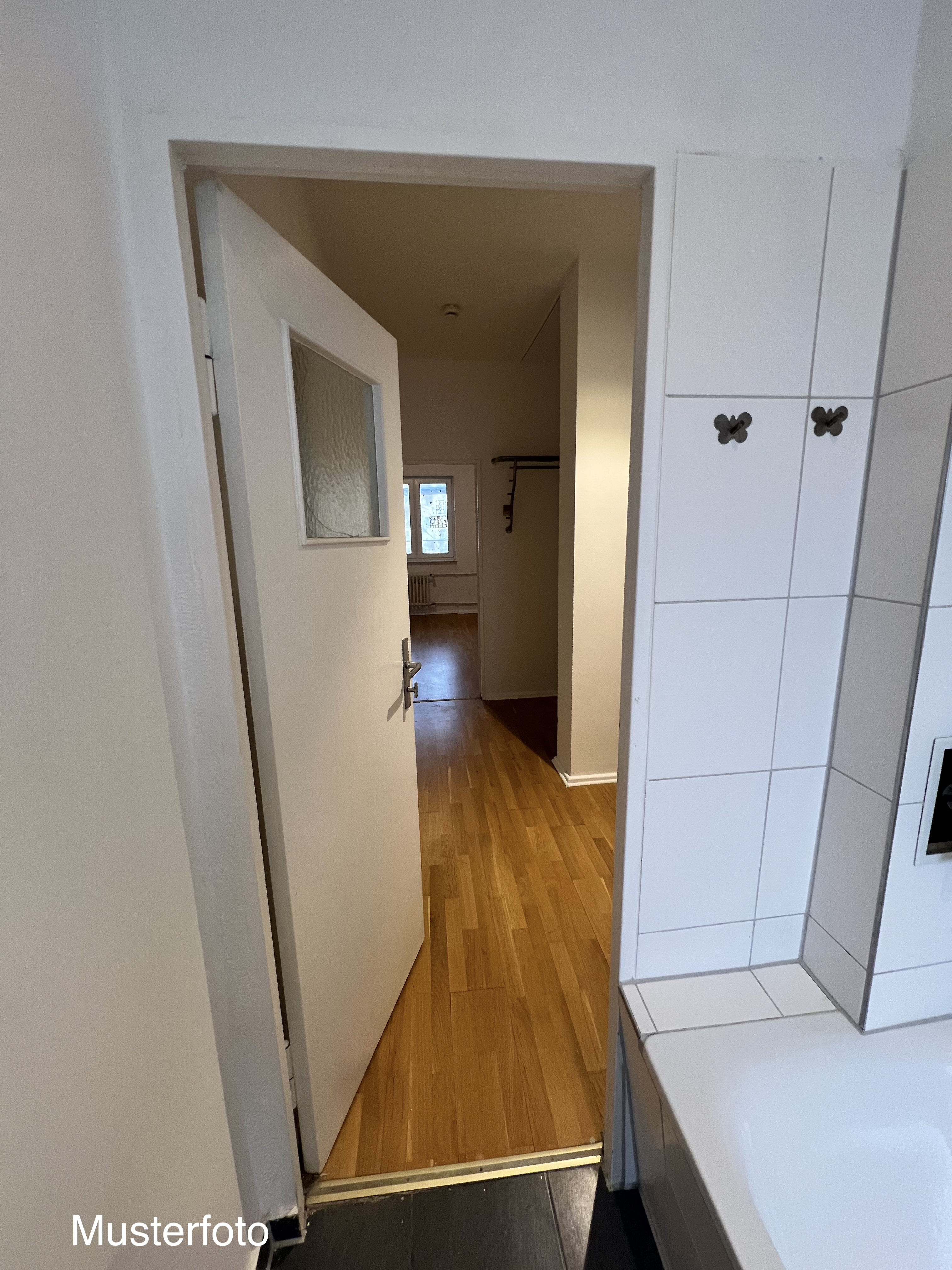 Charming 3-room apartment with balcony on the 1st floor in the popular Berlin district of Moabit - Photo 8