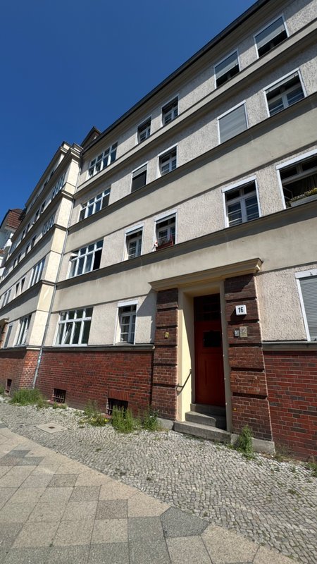 2 Zimmer Wohnung mit Balkon in Alt Wittenau, leer ab 12.2026