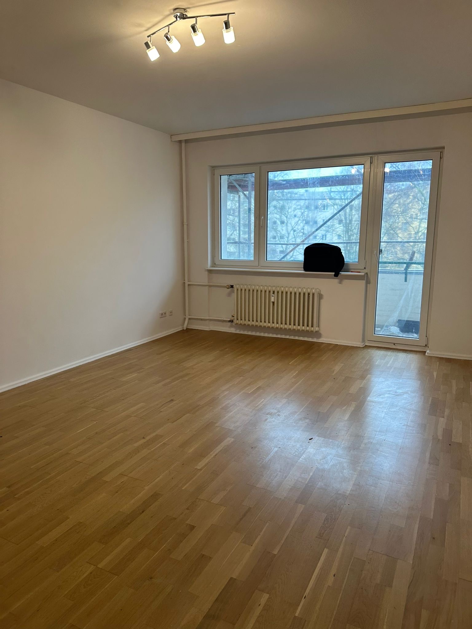 3 rooms apartment with balcony and elevator in Moabit, EMPTY!