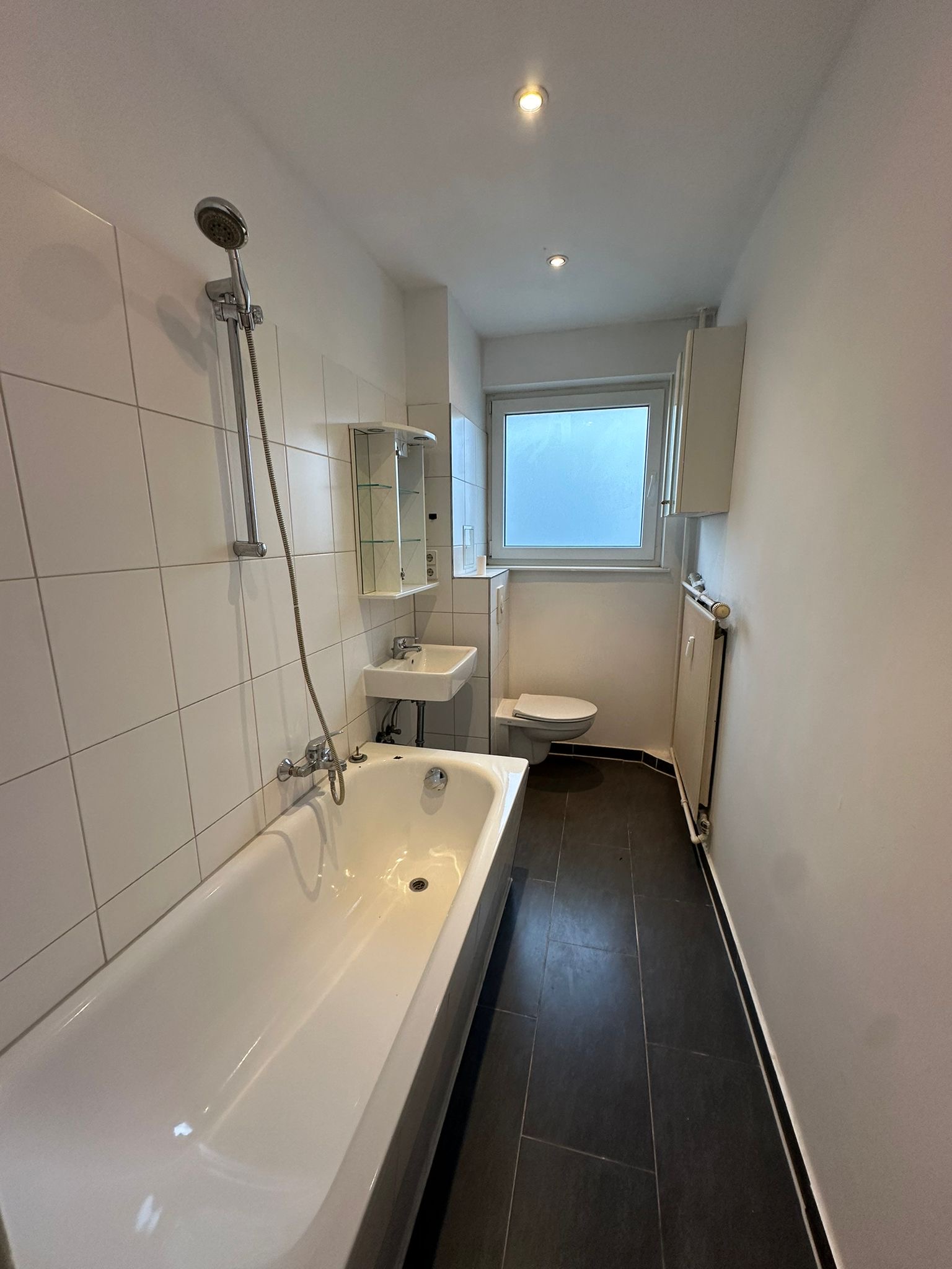 3 rooms apartment with balcony and elevator in Moabit, EMPTY! - Photo 4