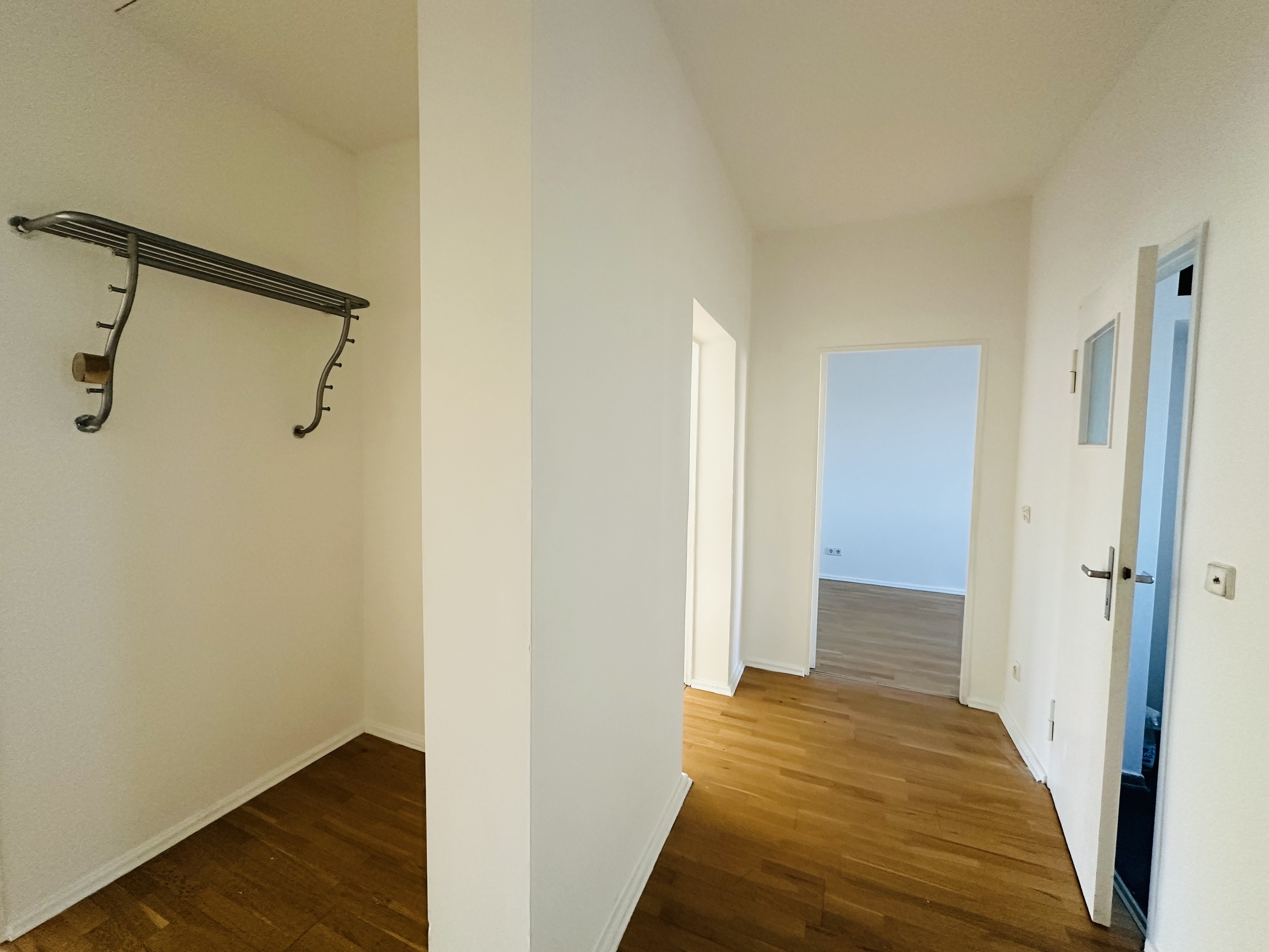 3-room apartment on the first floor in a central location in Moabit - ideal for owner-occupation - Photo 3