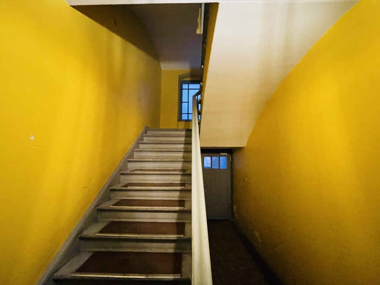 Old apartment in Berlin-Charlottenburg - investment with appreciation potential - Photo 3