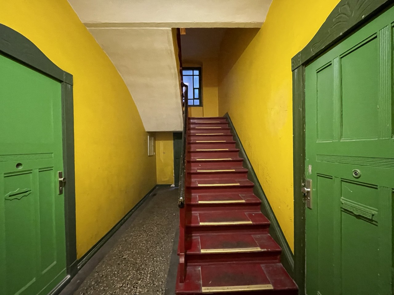 Old apartment in Berlin-Charlottenburg - investment with appreciation potential - Photo 4