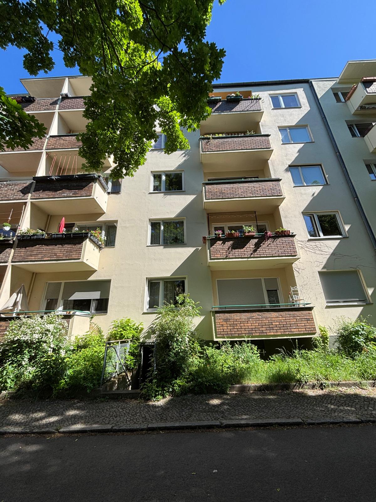 Attractive 3-Room Apartment with Balcony & Elevator – Ready for Self-Use (Berlin-Moabit) - Photo 10