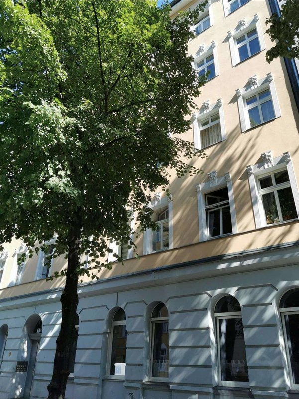 Attractive 5-Room Apartment in Spandau – Top Investment Opportunity