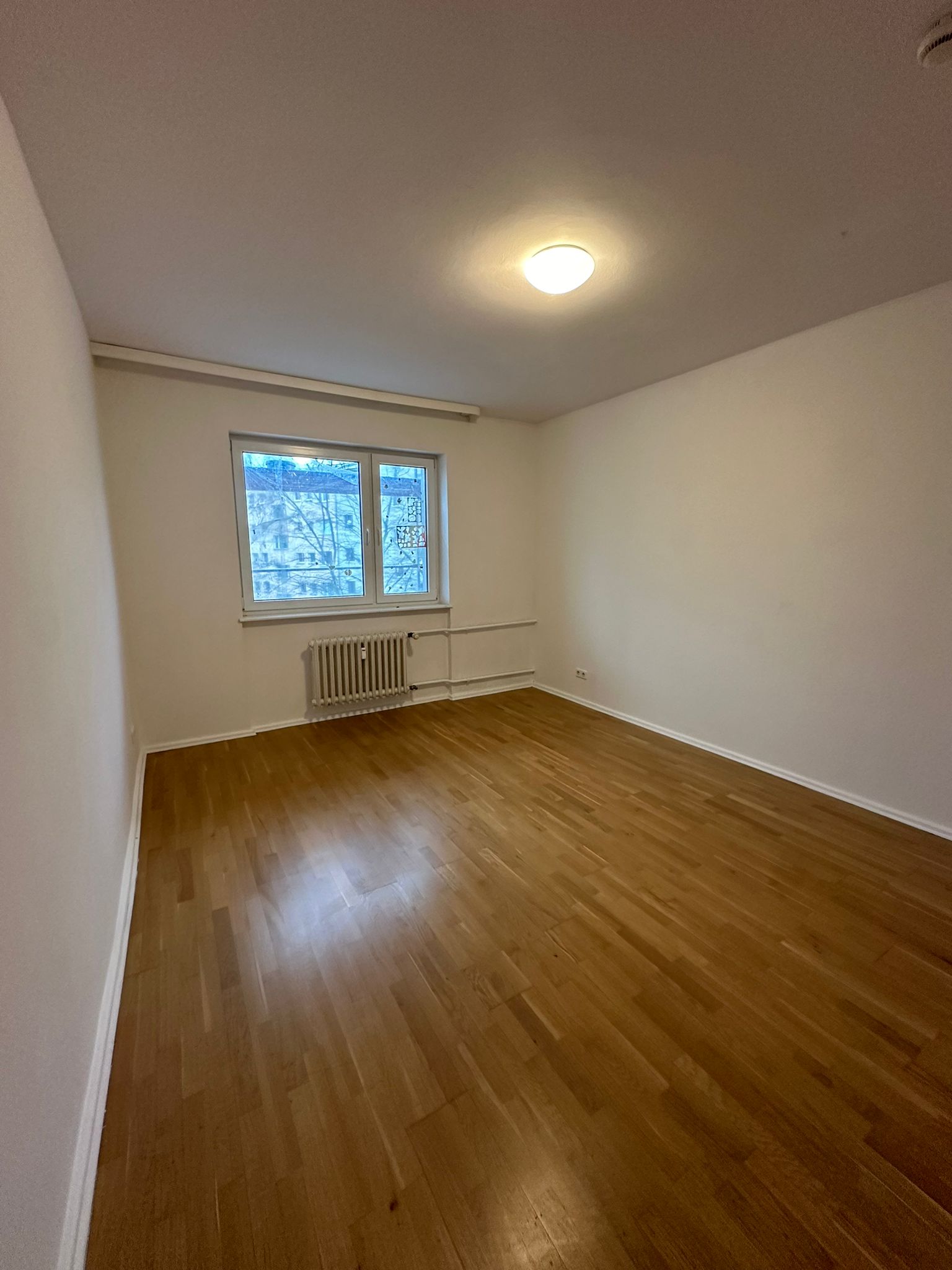 Attractive 3-room apartment with balcony, elevator in Berlin-Moabit, owner-occupancy possible - Photo 3