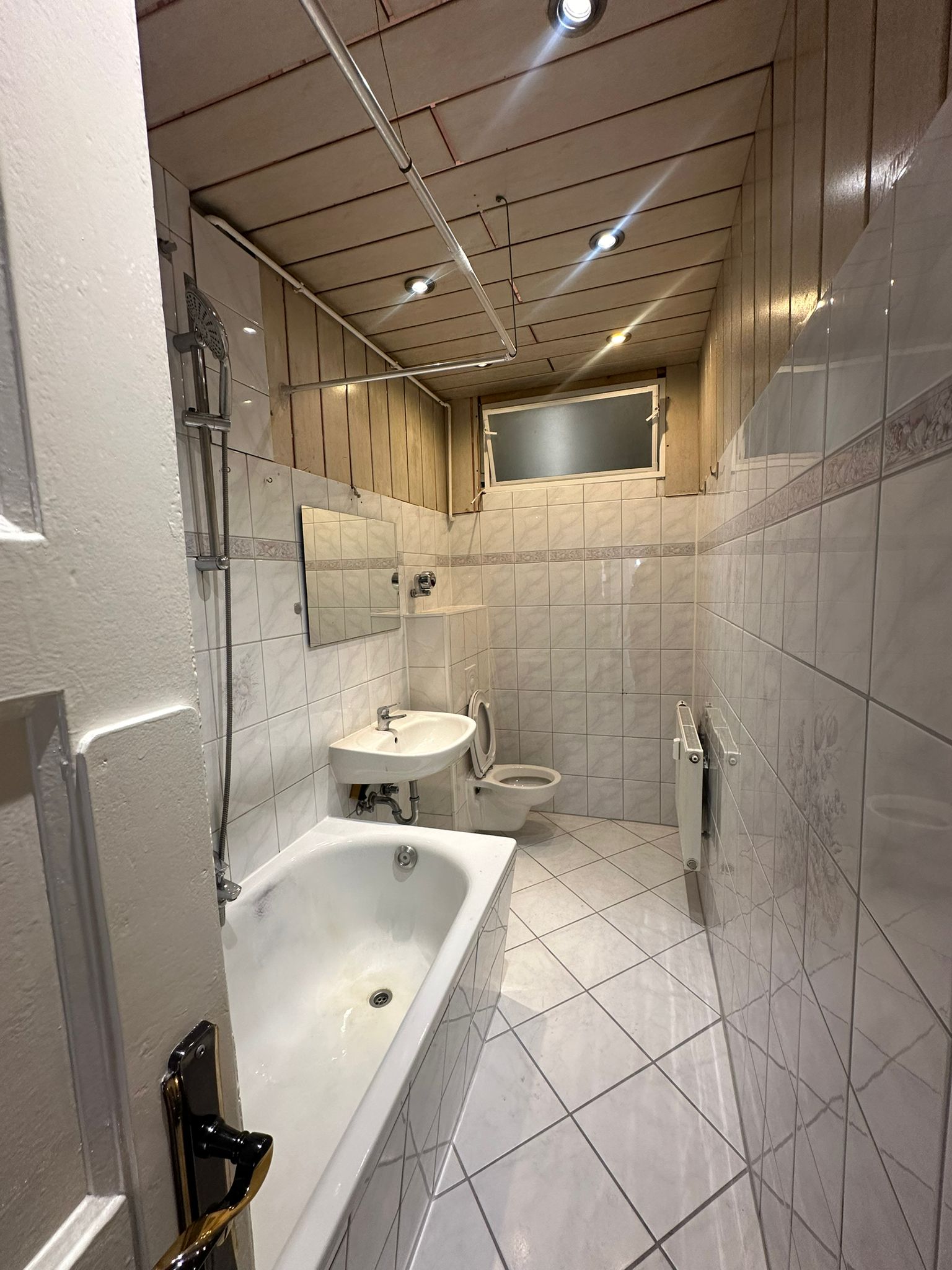 Available - Spacious 4-room apartment in Moabit - Photo 6