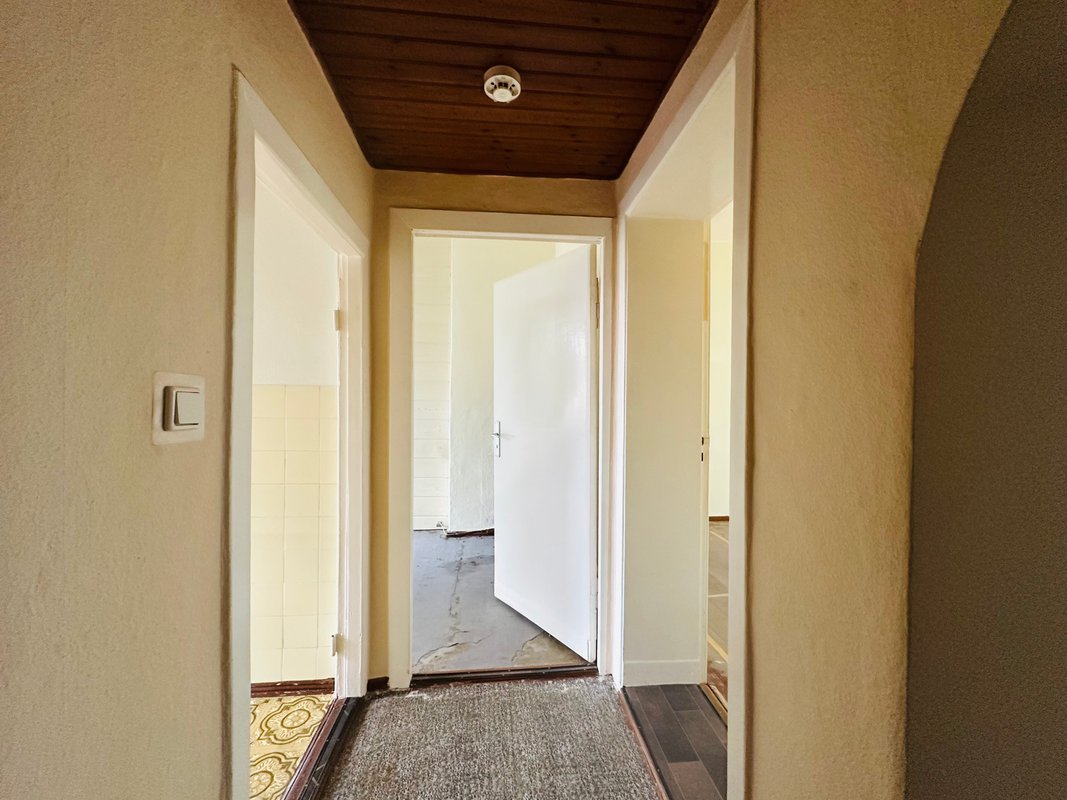 Available 3-room apartment in an old building in Neukölln - 1st floor - 80.10 m² - Photo 4