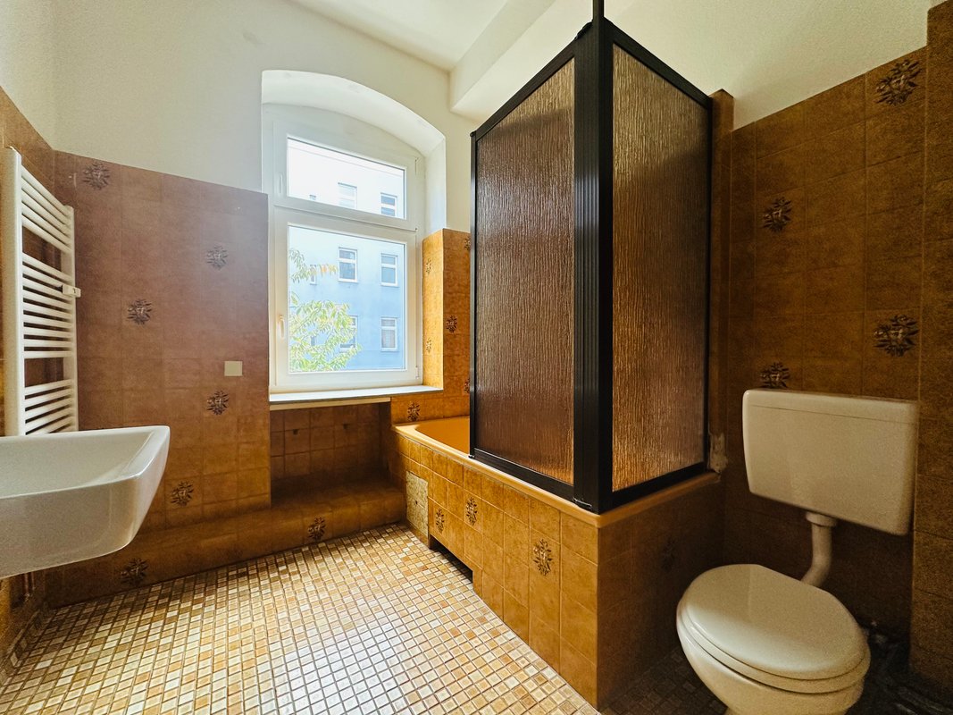 Available 3-room apartment in an old building in Neukölln - 1st floor - 80.10 m² - Photo 6