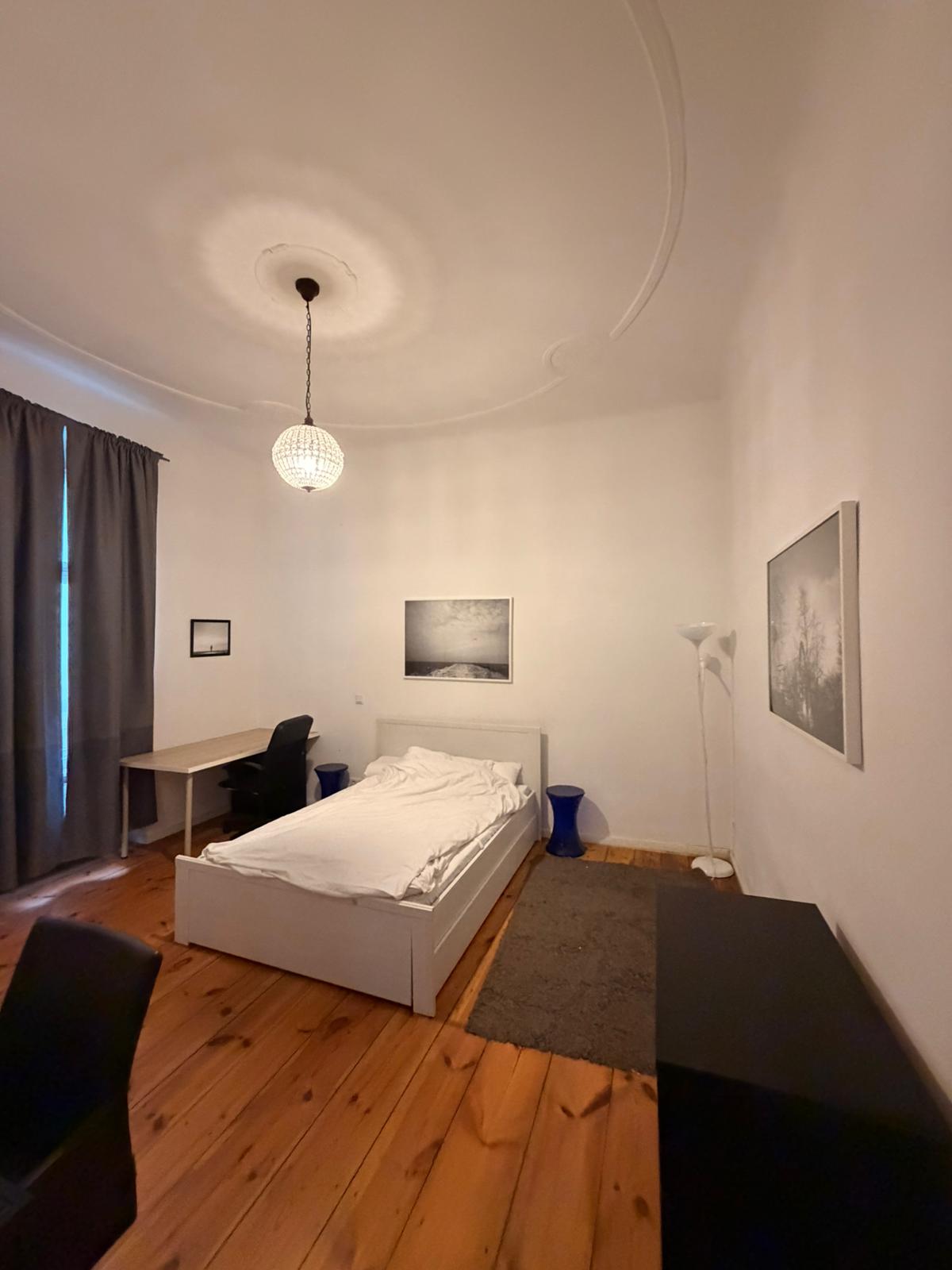 Charmante 4-Zimmer-Altbauwohnung mit Loggia in Moabit Bezugsfreie - Photo 4