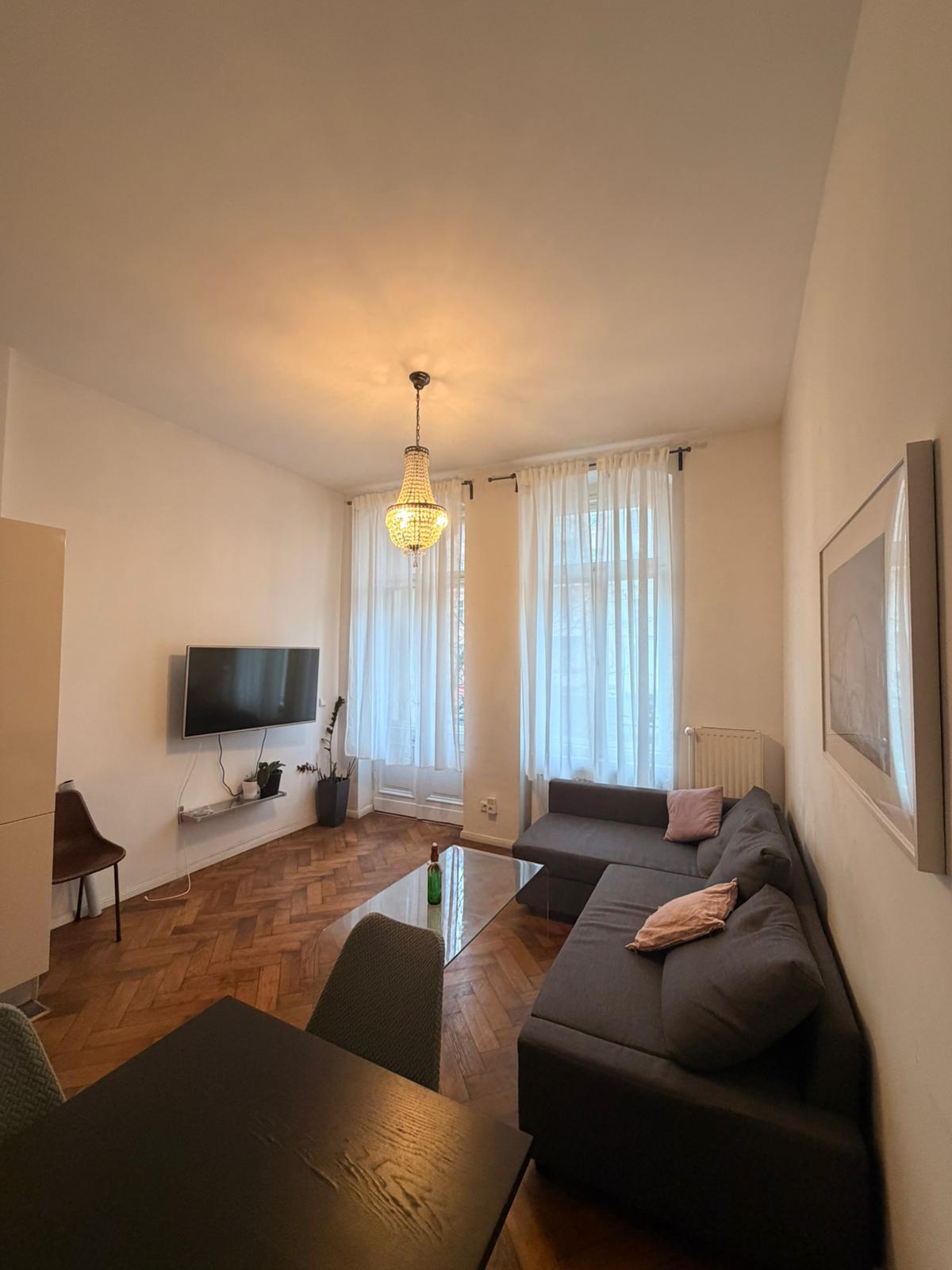 Charmante 4-Zimmer-Altbauwohnung mit Loggia in Moabit Bezugsfreie - Photo 6