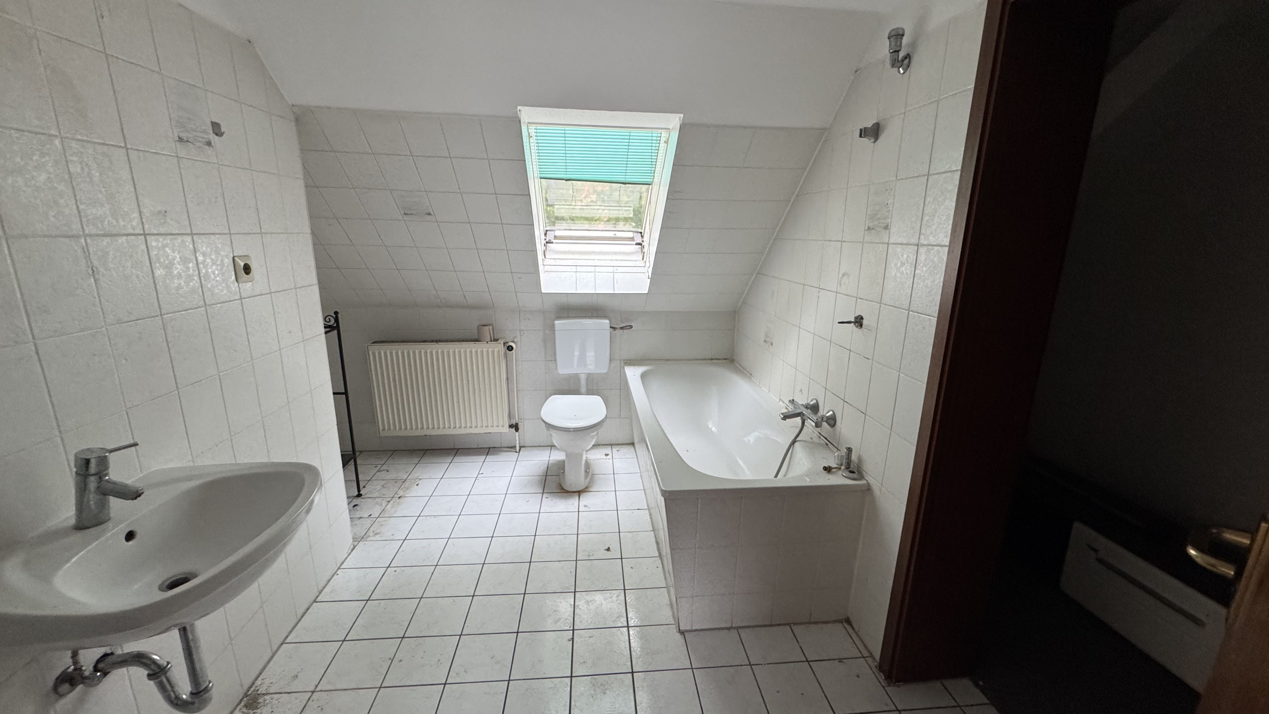 Charmante Dachgeschosswohnung in Berlin-Reinickendorf BEZUGSFREI! - Photo 14