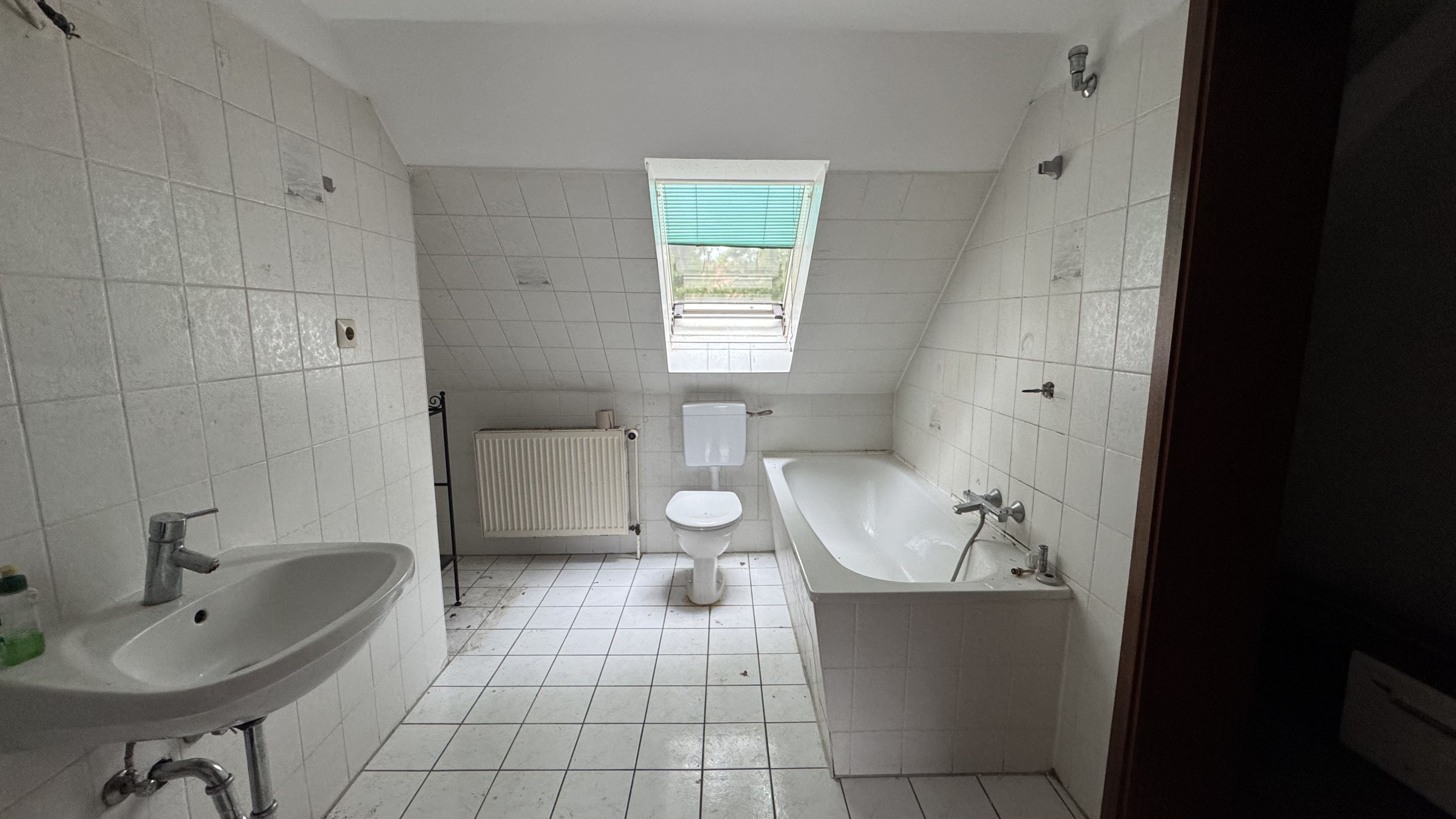 Charmante Dachgeschosswohnung in Berlin-Reinickendorf BEZUGSFREI! - Photo 15