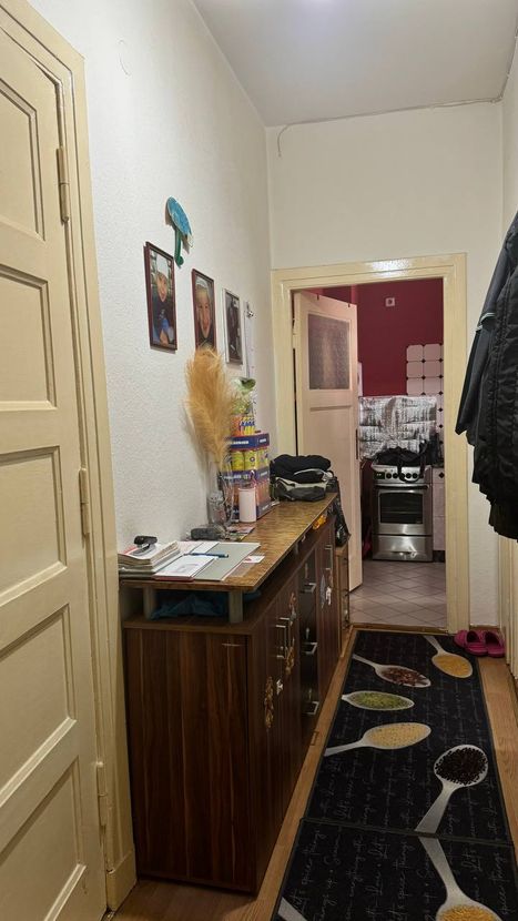 Charming 1-Room Altbau Apartment with Balcony near Schäfersee - Photo 6