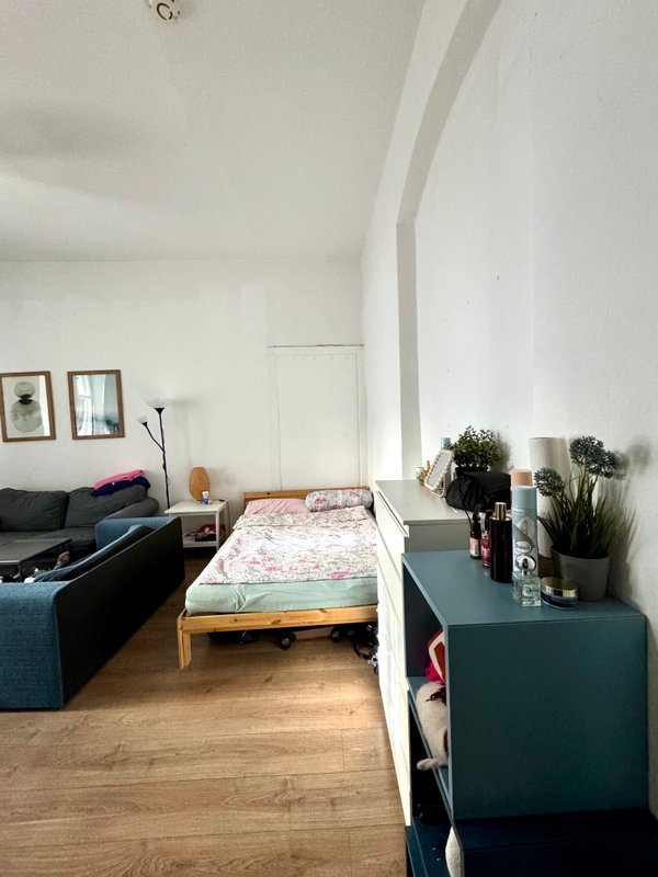 Charming Studio Apartment in a Quiet Courtyard! - Photo 3