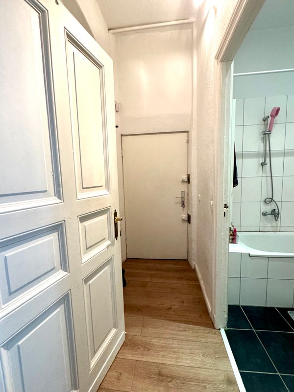 Charming Studio Apartment in a Quiet Courtyard! - Photo 8