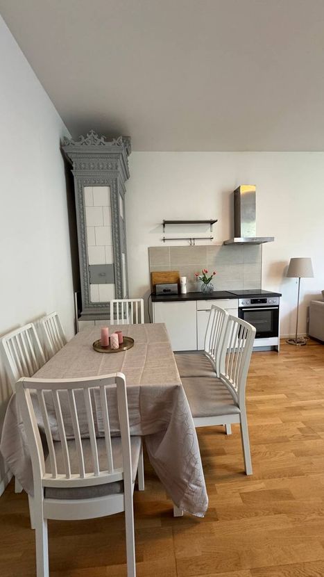 Expansive 6-Room Apartment in the Heart of Kreuzberg - Photo 3