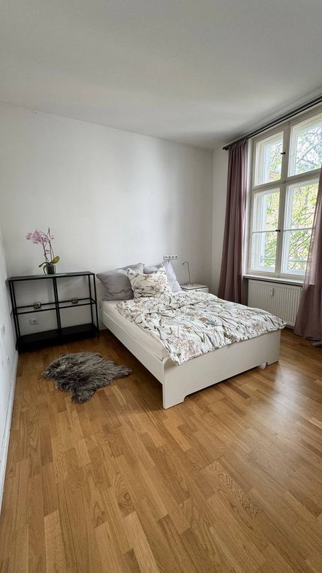 Expansive 6-Room Apartment in the Heart of Kreuzberg - Photo 4
