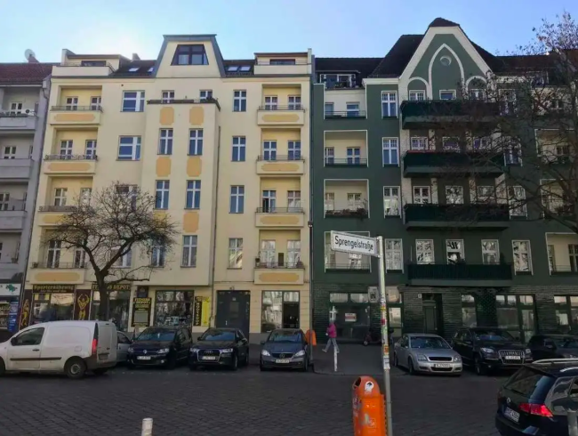 Große 2-Zimmer-Wohnung mit Balkon