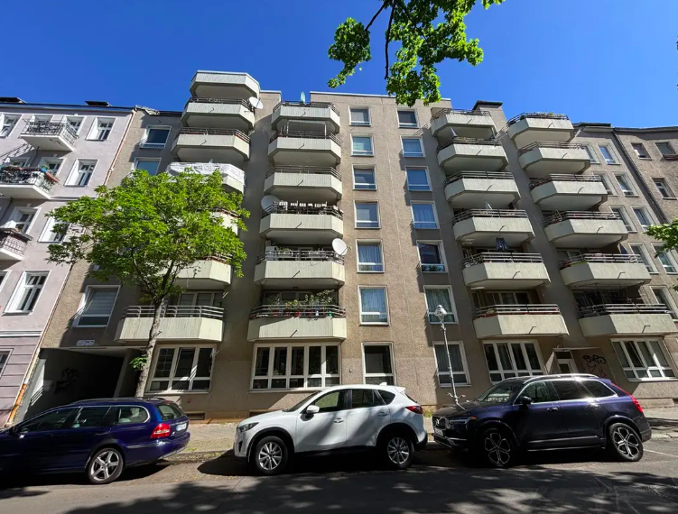 Bright apartment on the 3rd floor with elevator in Moabit - ideal for owner-occupancy