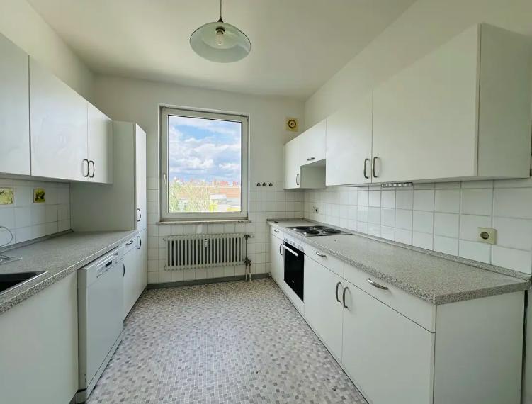 Bright apartment on the 3rd floor with elevator in Moabit - ideal for owner-occupancy - Photo 2