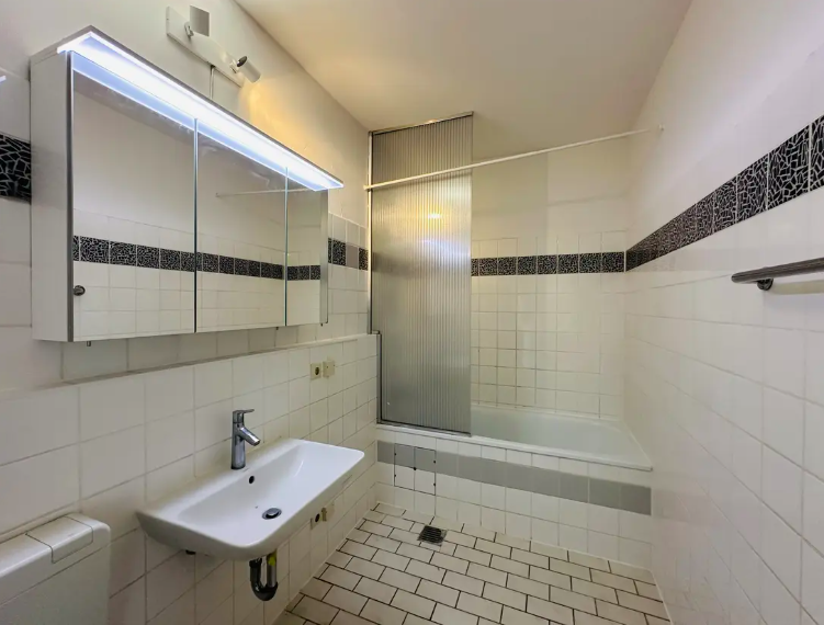 Bright apartment on the 3rd floor with elevator in Moabit - ideal for owner-occupancy - Photo 4