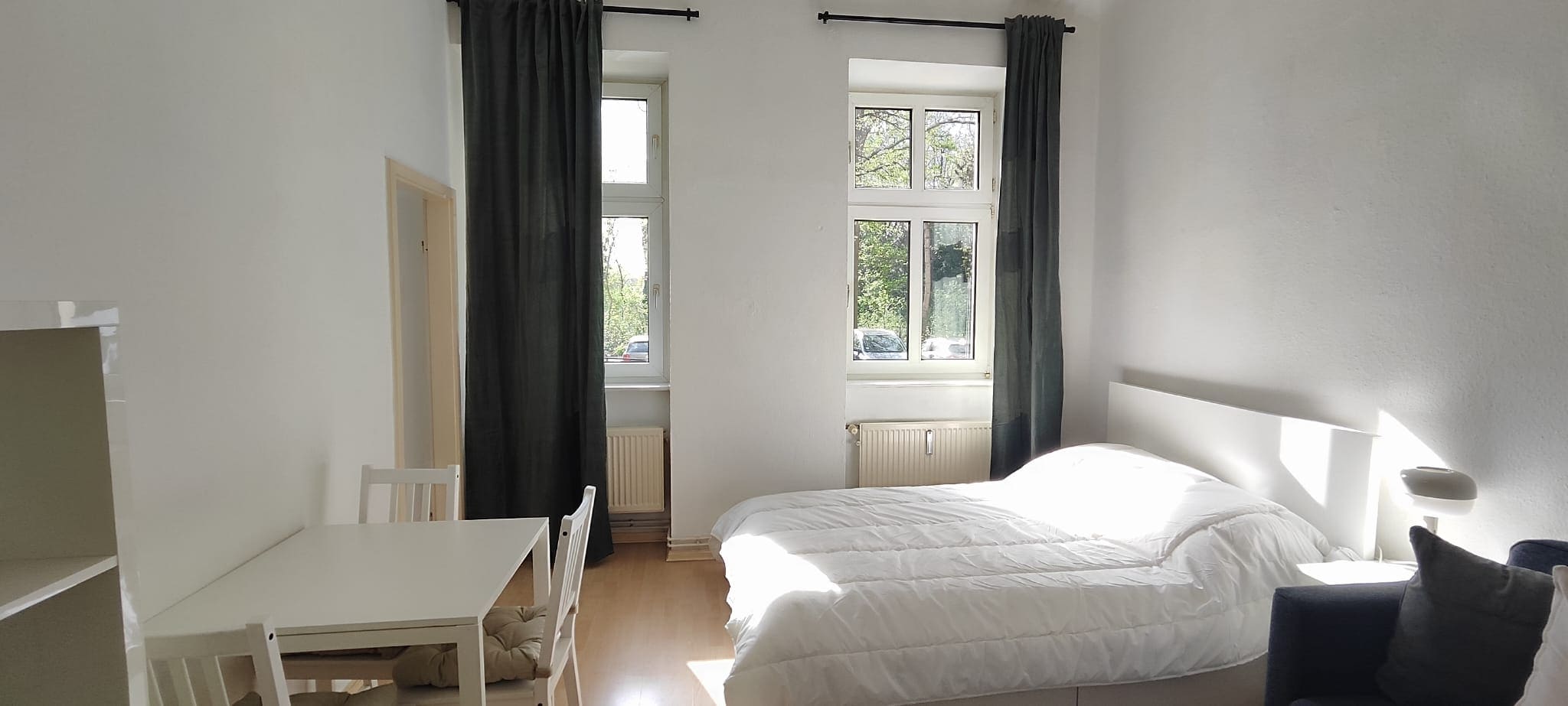 Inviting 2-Room Altbau Apartment in Neukölln - Video