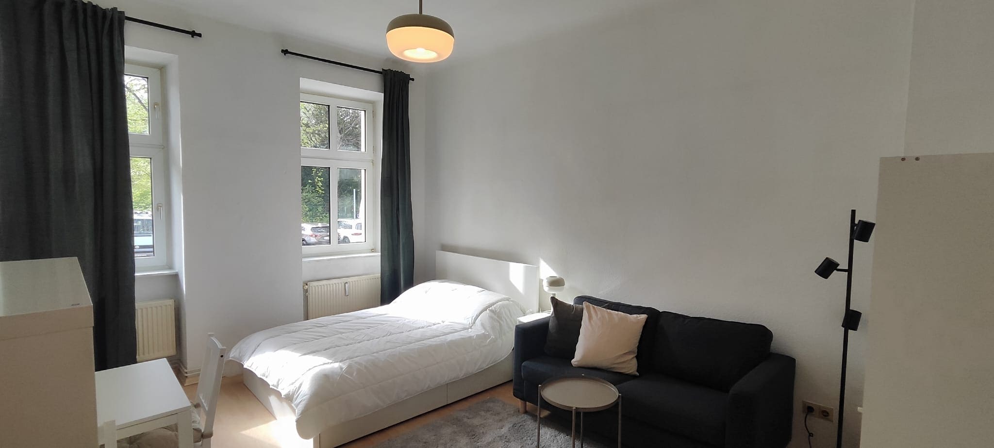 Inviting 2-Room Altbau Apartment in Neukölln - Photo 2