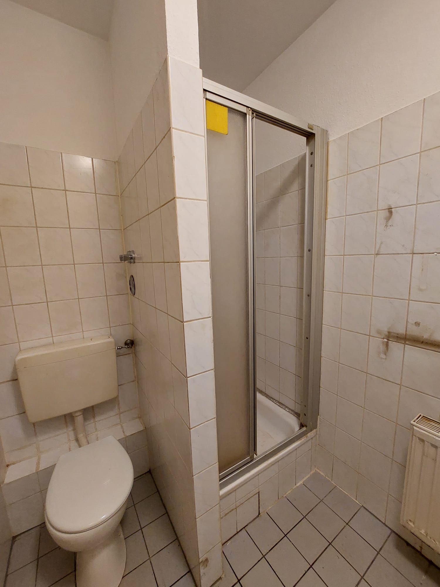 Inviting 2-Room Altbau Apartment in Neukölln - Photo 7