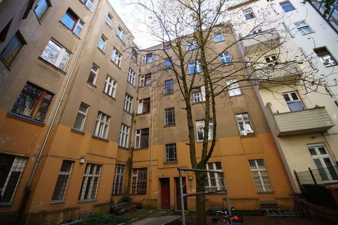 Large 2-room apartment in Moabit, available for owner occupancy from 2030 - Photo 2