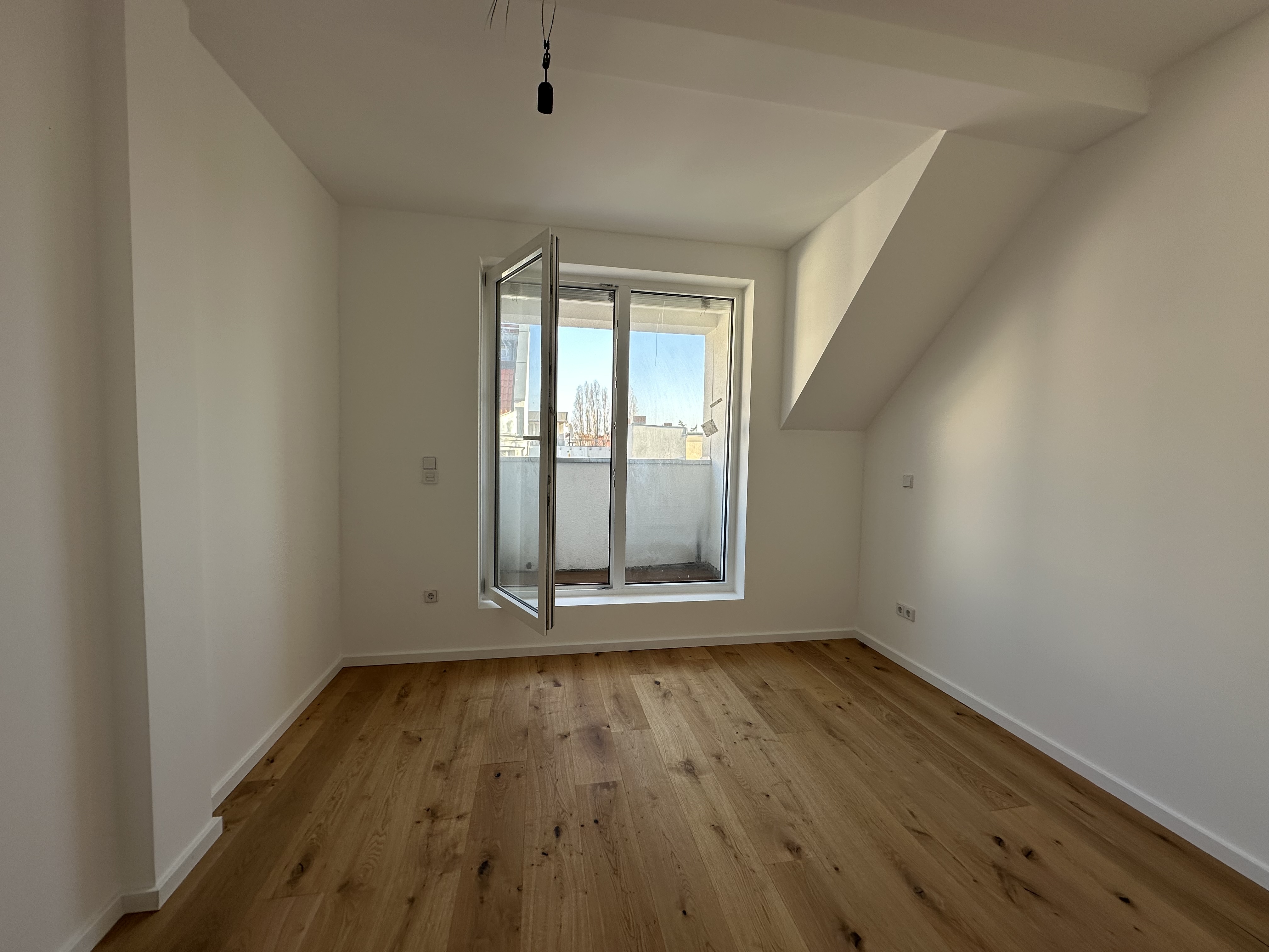 Neubau-Dachgeschosswohnung mit Terrasse & Aufzug | 2 Zimmer | 44 m² | Moabit