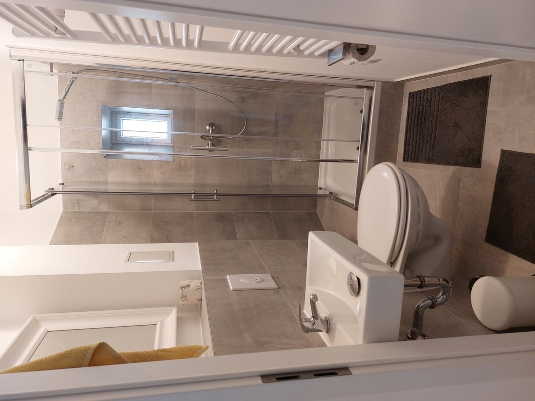 Renovated 1-Room Altbau Apartment – Eisenacher Straße, Schöneberg - Photo 3