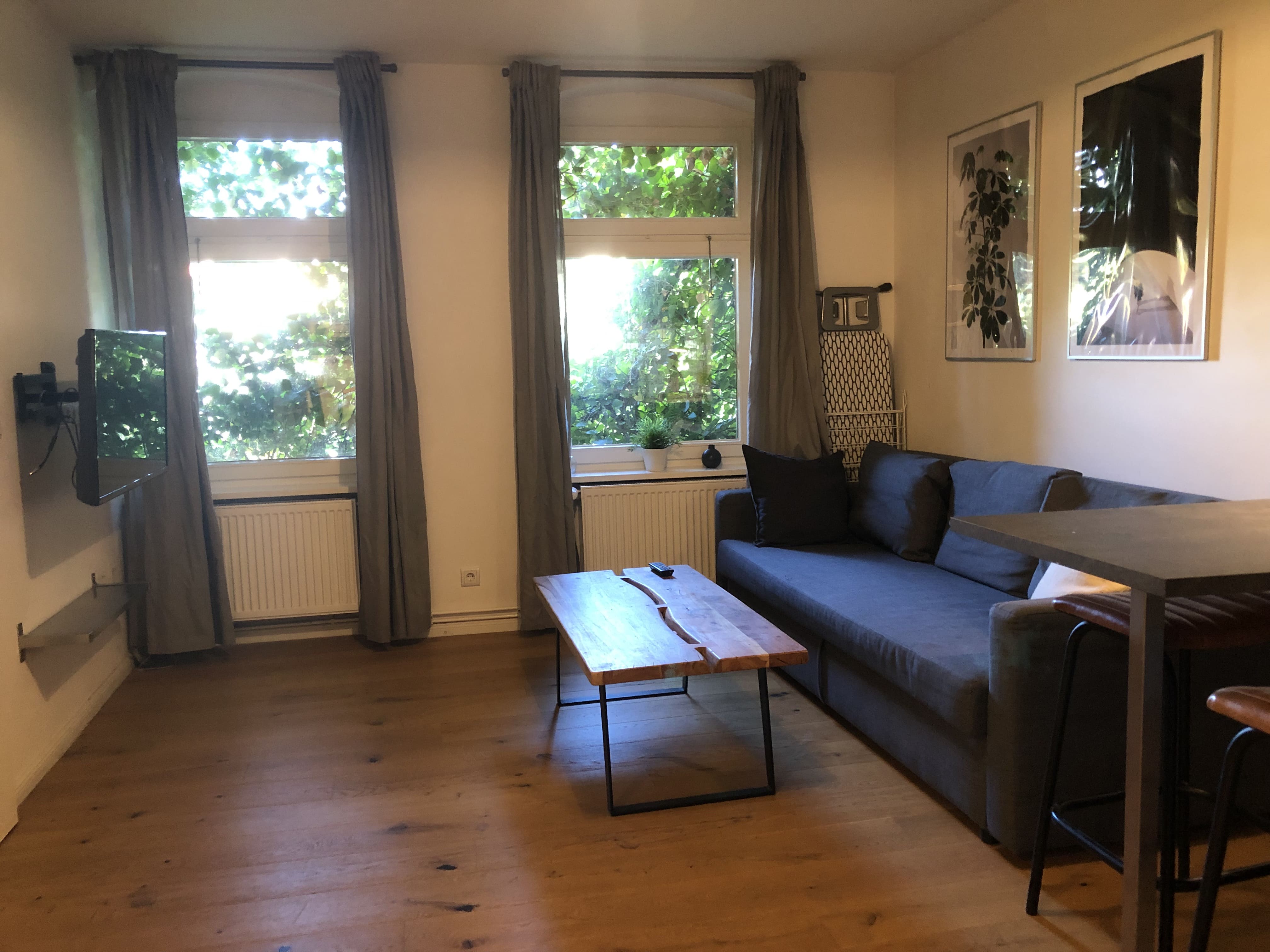 Renovated Historic Apartment in Moabit, Berlin - Photo 3