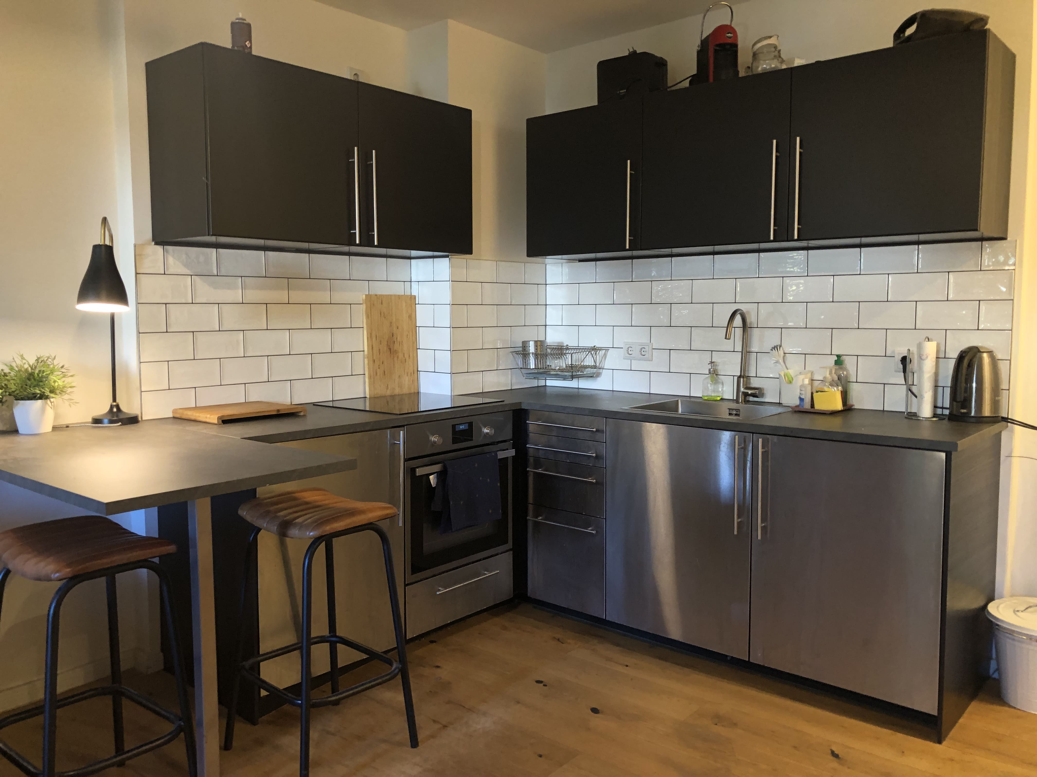 Renovated Historic Apartment in Moabit, Berlin - Photo 5