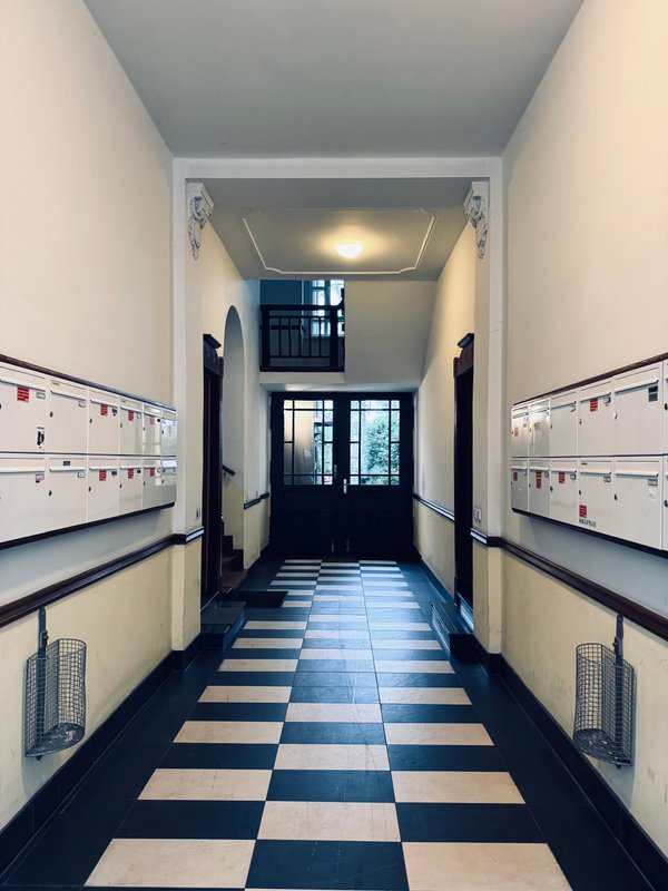 Rented studio with balcony in quiet courtyard – no blocking period! - Photo 9