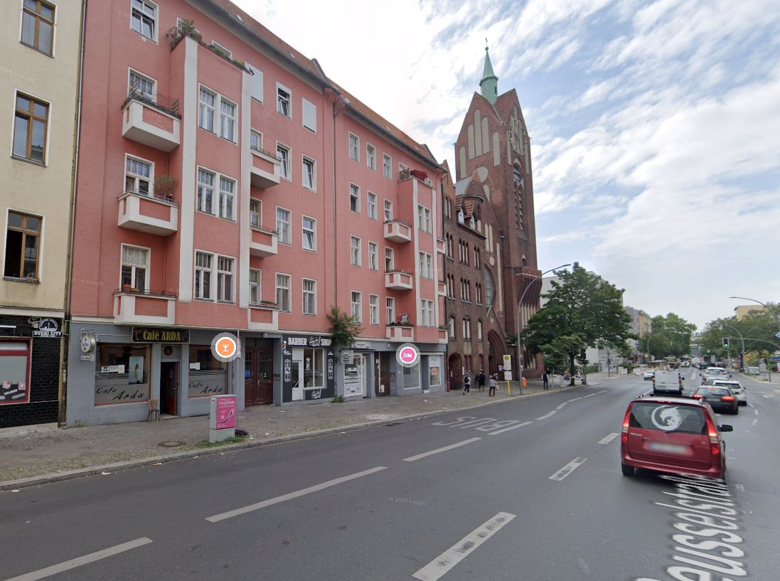 Spacious 4-Room Apartment with Balcony in Moabit