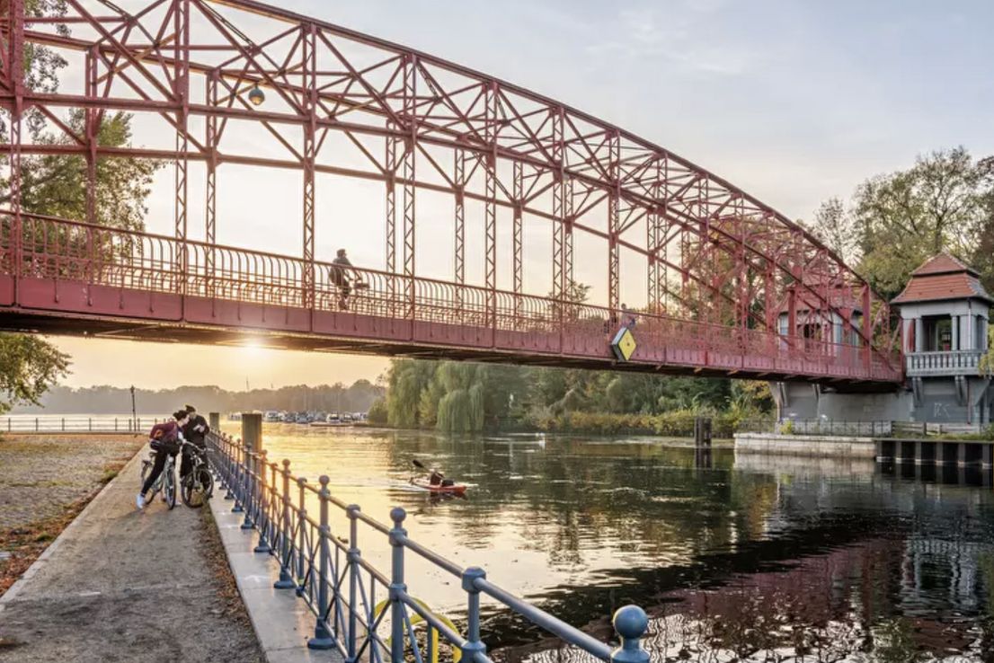 Super profitable MFH at S-Bahn TEGEL with 20 units + 2 GE