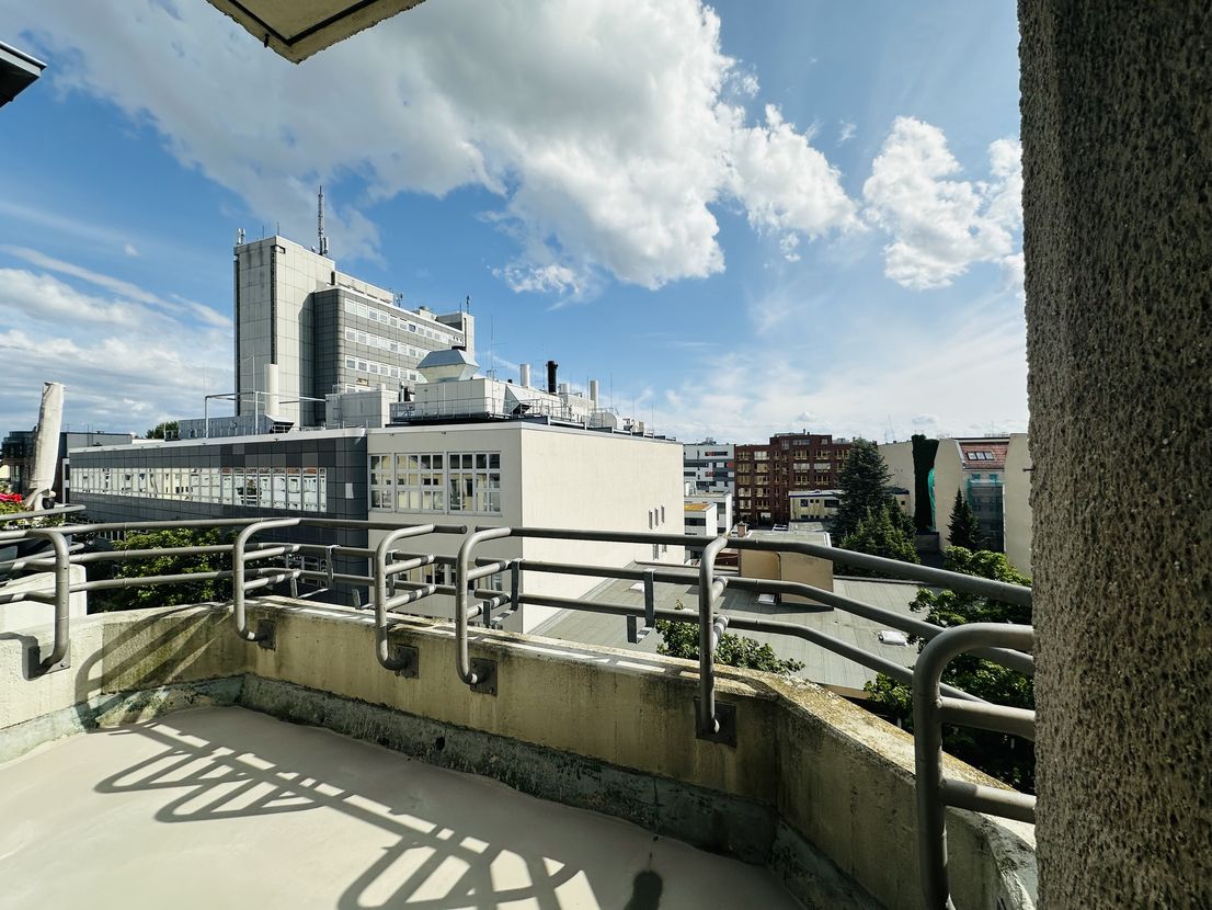 Great 3-room apartment with balcony and elevator! - Photo 7